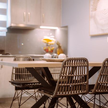 פרבזה Louisa Luxury Apartments מראה חיצוני תמונה