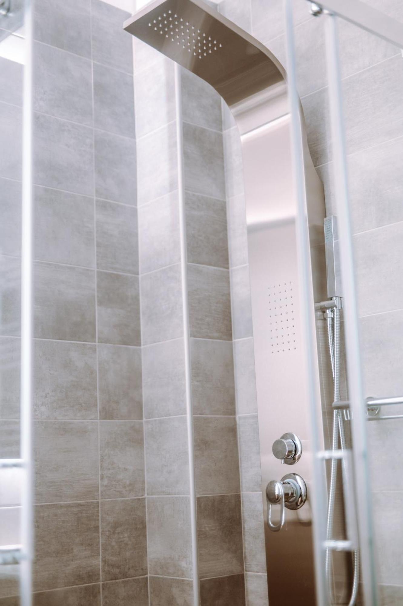 פרבזה Louisa Luxury Apartments מראה חיצוני תמונה