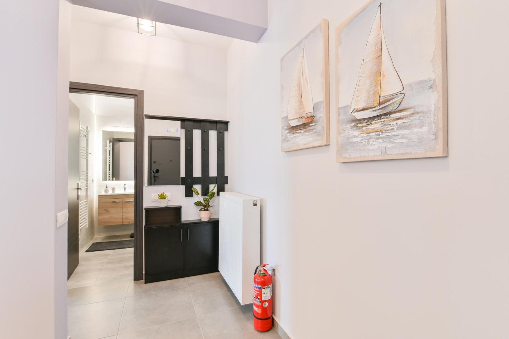 פרבזה Louisa Luxury Apartments מראה חיצוני תמונה